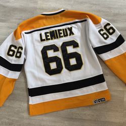Lemieux youth large/xlarge jersey