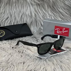 Ray Ban Wayfarer Classic Sunglasses 