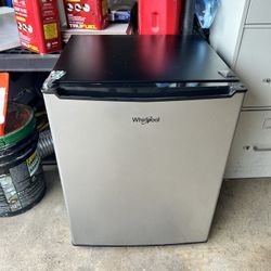 Whirlpool Mini Fridge 