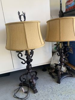2 table lamps