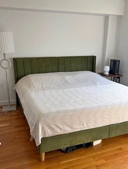 King size Bed