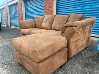 Large Sectional w/ Reversible Chaise – Must Go