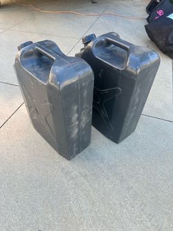Front Runner Water Jerry Cans