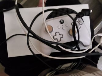 Xbox One S Console with Controller