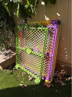 Super yard 8 panel baby gate outdoor indoor