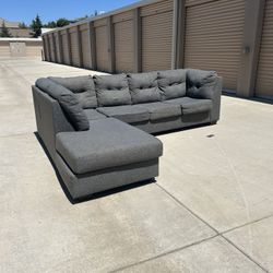 Beautiful Grey Sectional Couch (Delivery Available)