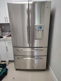 VENTAS DE REFRIGERADORES EN DIFERENTES MARCAS, MODELOS, COLORES, MEDIDAS Y PRECIOS, OFRECEMOS DELIVERYS 