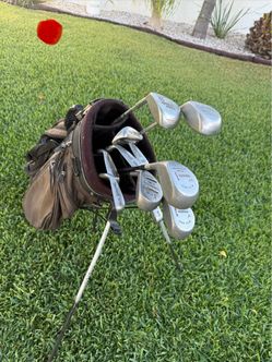 Adult Right Hand Spalding Futura Golf Clubs
