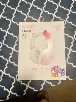 HELLO KITTY GAMING HEADPHONES
