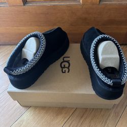 UGG TAZZ Size 7 (NEW)