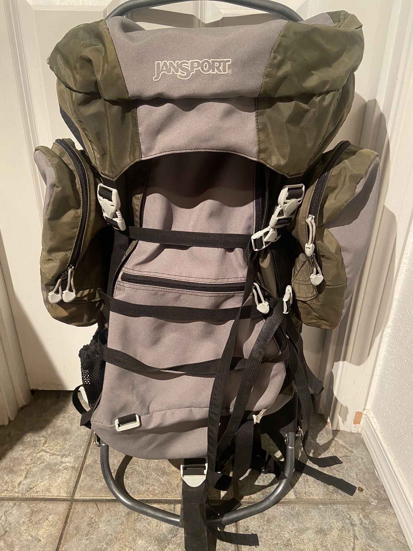 Jansport, Backpacking, Outer Frame Backpack 