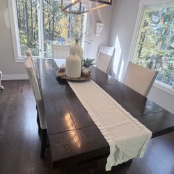 Dining Room Wood Table and chairs 