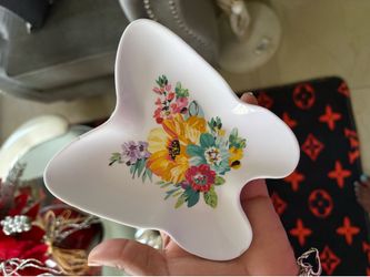 Jewelry holder