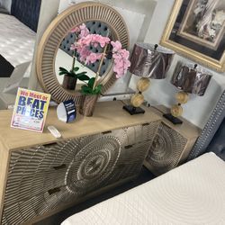 Dresser+Mirror+Nightstand🦩🐹 $1399
