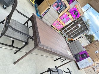Comedor nuevo de 6 sillas hamtom bay 220$