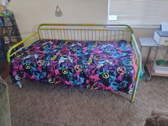 Daybed ( complete with Mattress )