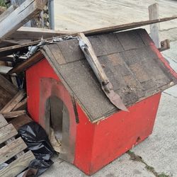 Free Doghouse I Saw In Alley