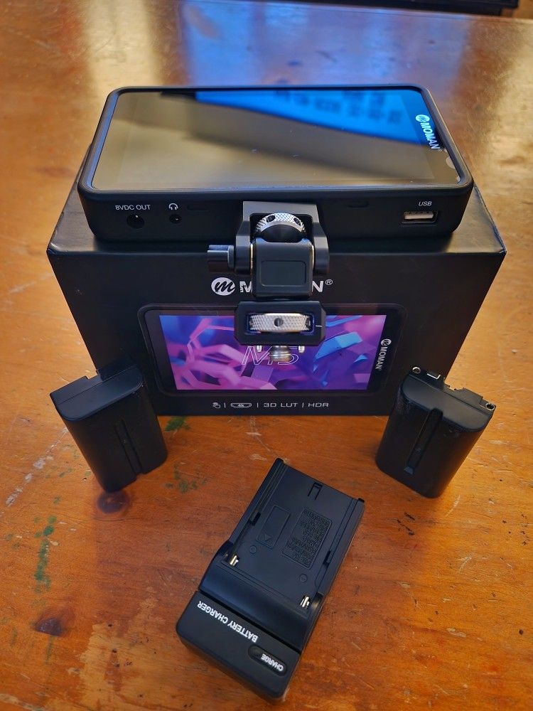 Moman M5 5.5" Touch Screen DSLR Monitor ***Read Read Read***