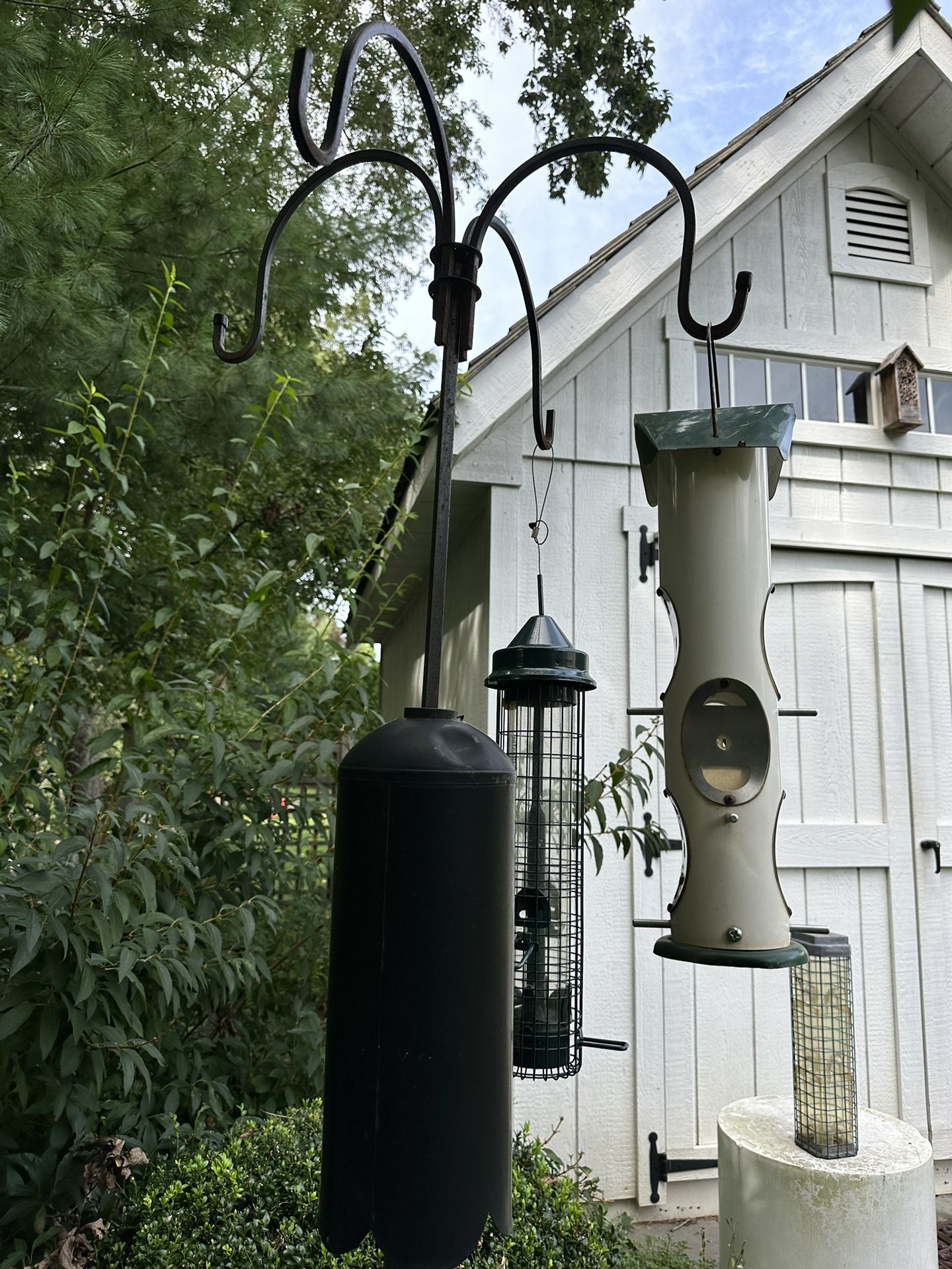 Iron Bird Feeder Stand And (3) Feeders