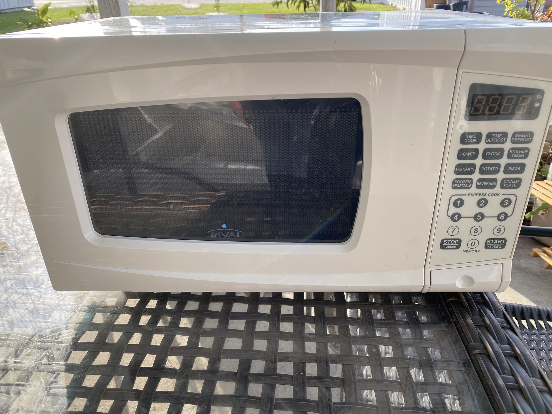 Rival Microwave