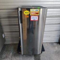 Refrigerator with Freezer Mini Studio Garage 5.79 cubic ft ADU 45 X 21