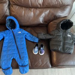 3-6 Month North Face Winter Coats (hands On Coats Can Be Turned Into Mittens 😇) And Size 3.0  In Toddler Vans