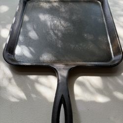 $15 - Lodge 11in Cast Iron Square Griddle