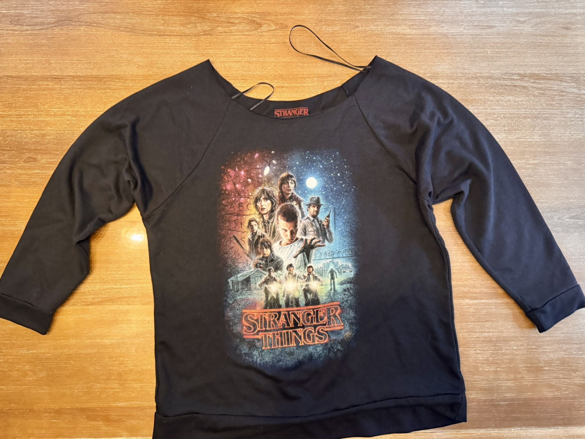 Like New Stranger Things off the shoulder 3/4 sleeve top size medium