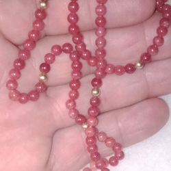 Vintage Looks To Be Red Jade And Gold Beads