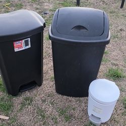 3 Trash Cans 