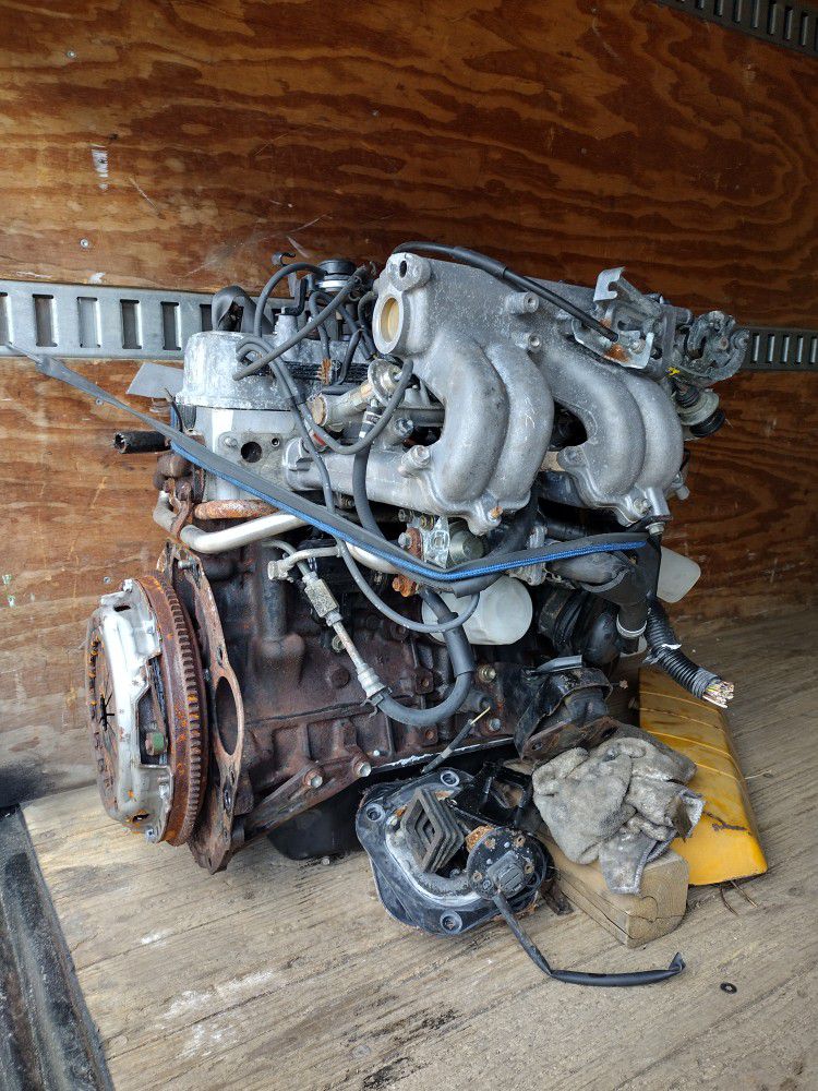 1994 toyota pu engine 57.000 mil on it. 2.4 L