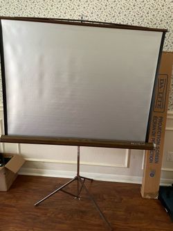 Projection screen