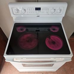 Like New 🔆☆Whirlpool☆🔆 White Top Stove in Mint Condition 