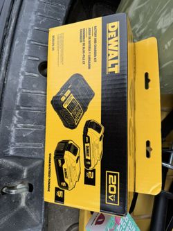 New Dewalt Battery Tool Kit With Charger