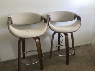 Lumisorrce chairs in good condition