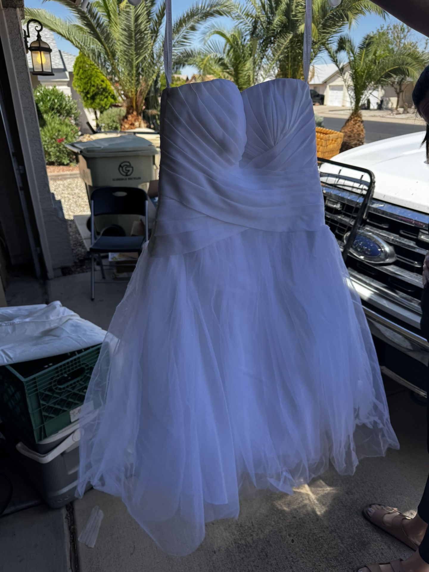 White Wedding/prom/ Formal Gown