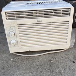 Window air conditioner