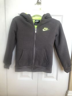 Nike sweater brand new just don't have tags size 6 boys 5-6 years old