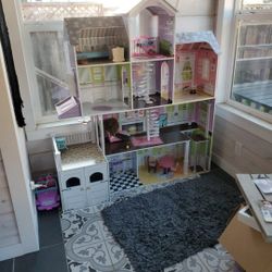 Kid Kraft Barbie Doll House