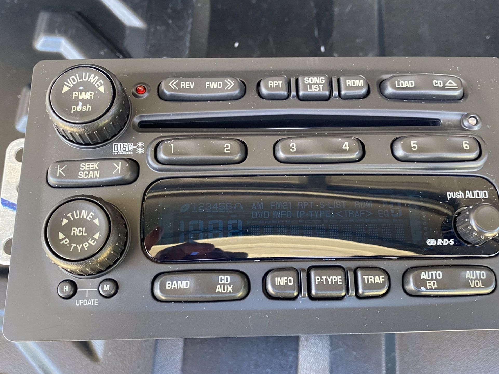 Factory/OEM Sterio - Radio, SiriusXM, 6 Disc Changer - From 2004 Chevrolet Avalanche - GM Part No. 1357886