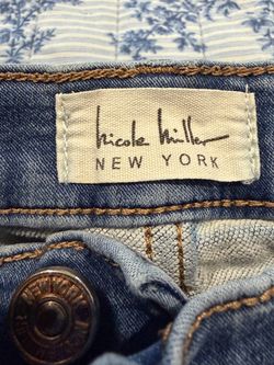 Woman’s high rise skinny jeans