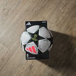 Adidas Champions League Ball