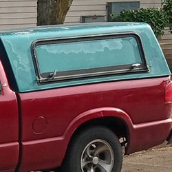2000 Chevy S10 Fiberglass Canopy  Short 