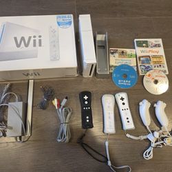 Wii Console, bundle with Wii Sports And Play Game