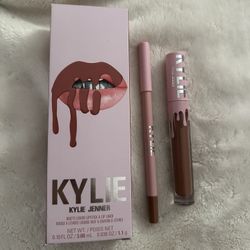 Kylie Lip Kit - 301 Angel Matte