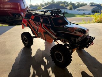 Laegendary RC Rock Crawler Truck