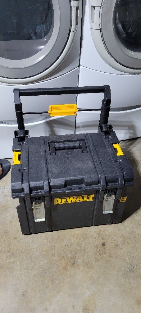 Dewalt Tool Box. Like New. Clearwater $50