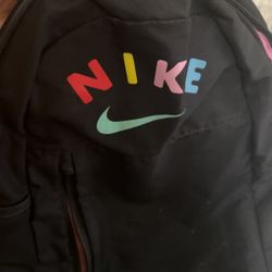 USED GOOD CONDITION NIKE BACKPACK 