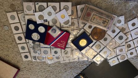 OLD COINS, METAL TOKENS - COLLECTIBLE