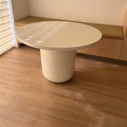 Lola 45" Round Ivory Concrete Dining Table